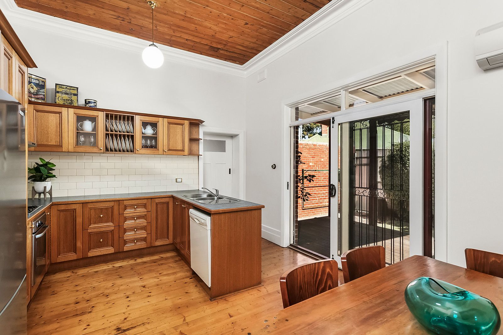 7 The Crescent, Ascot Vale VIC 3032, Image 2