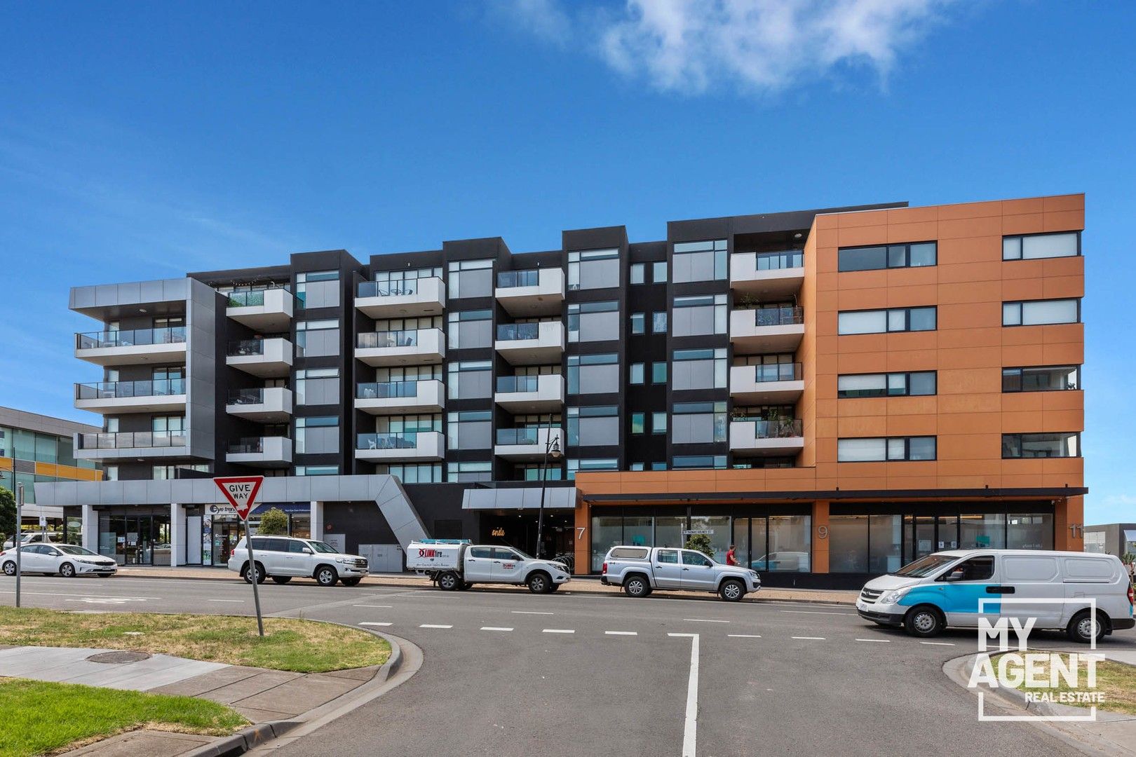 2 bedrooms Apartment / Unit / Flat in 205/7 Thomas Holmes Street MARIBYRNONG VIC, 3032