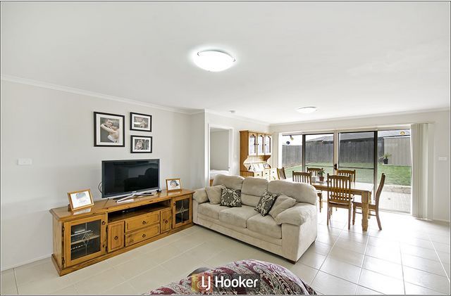 6 Hazelton Street, MACGREGOR ACT 2615, Image 1