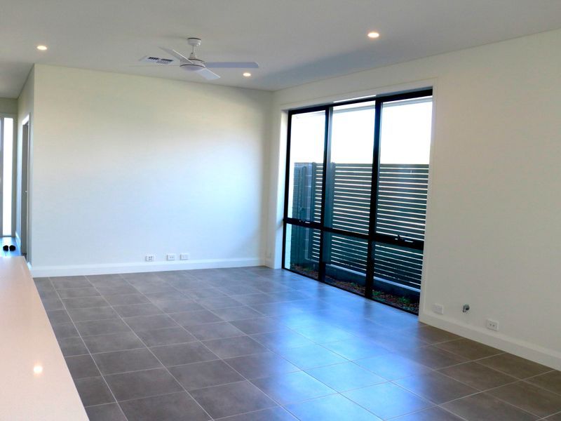 96 The Promontory Drive, Shell Cove NSW 2529, Image 2