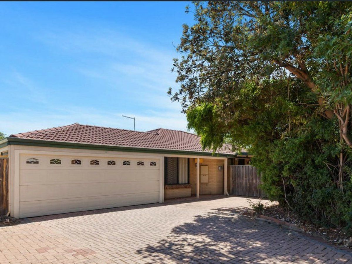 3 bedrooms House in 6 Yalgar Place LOCKRIDGE WA, 6054