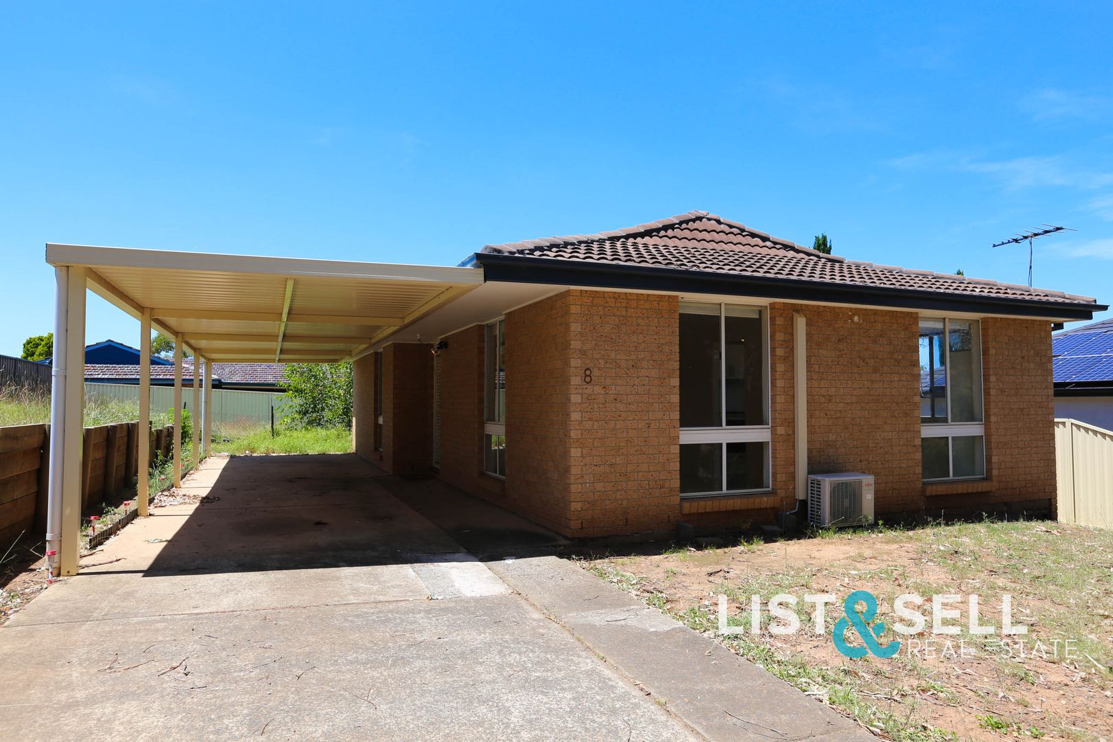 8 Gaspard Place, Ambarvale NSW 2560