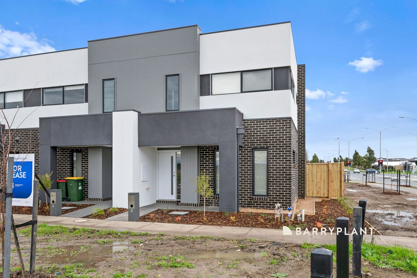 2 Bronze Leaf Walk, Narre Warren South VIC 3805 Townhouse For Rent