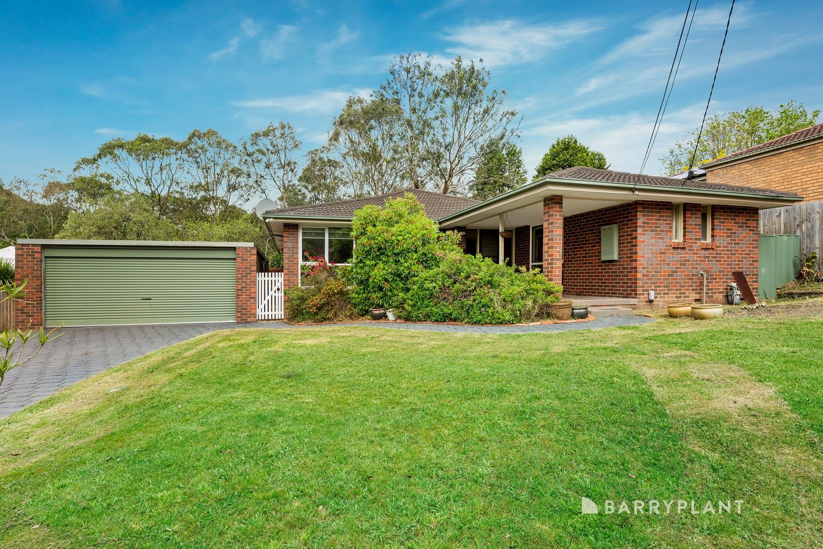 4 bedrooms House in 68 Quarry Road MITCHAM VIC, 3132