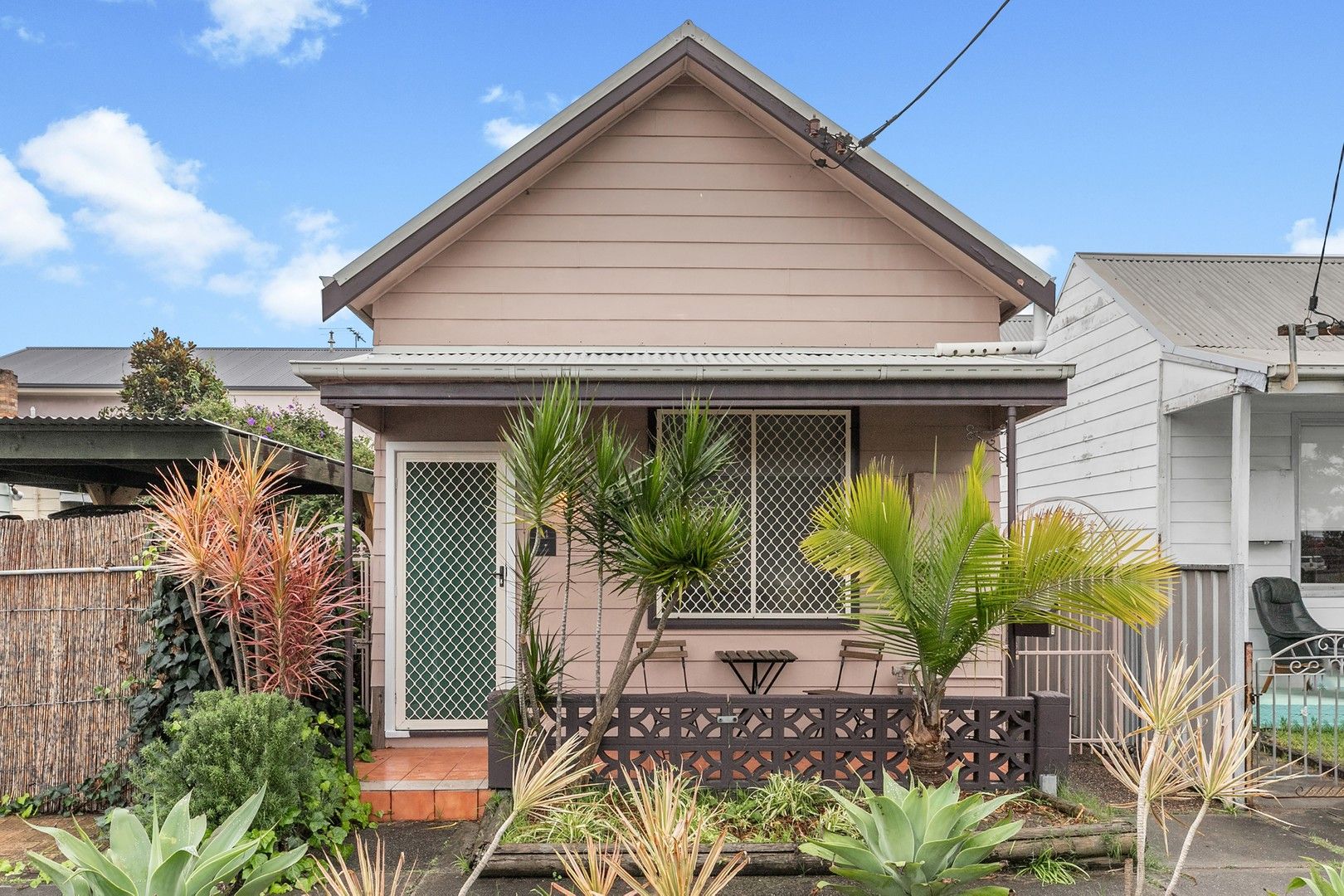 2 bedrooms House in 14 Wilson Street HAMILTON NSW, 2303