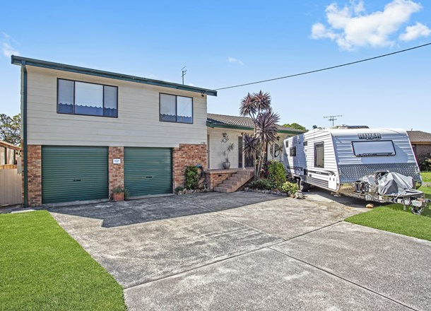 11 Hazel Close, Berkeley Vale NSW 2261