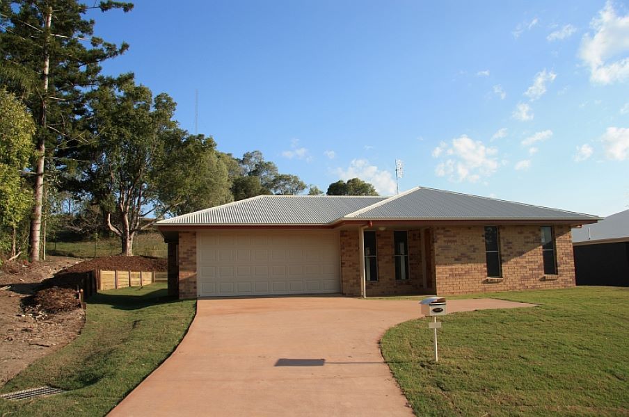4 bedrooms House in 1 Florentine Court MONKLAND QLD, 4570