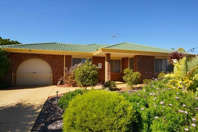3 bedrooms House in 5 Henry Street ROCKINGHAM WA, 6168