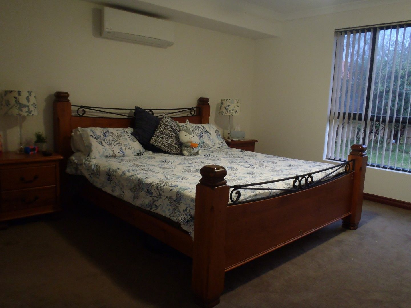 4 bedrooms House in 16 Honeyeater Street BEELIAR WA, 6164
