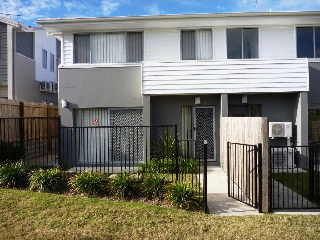 3 bedrooms Townhouse in 9/7 Bedford Road PIMPAMA QLD, 4209