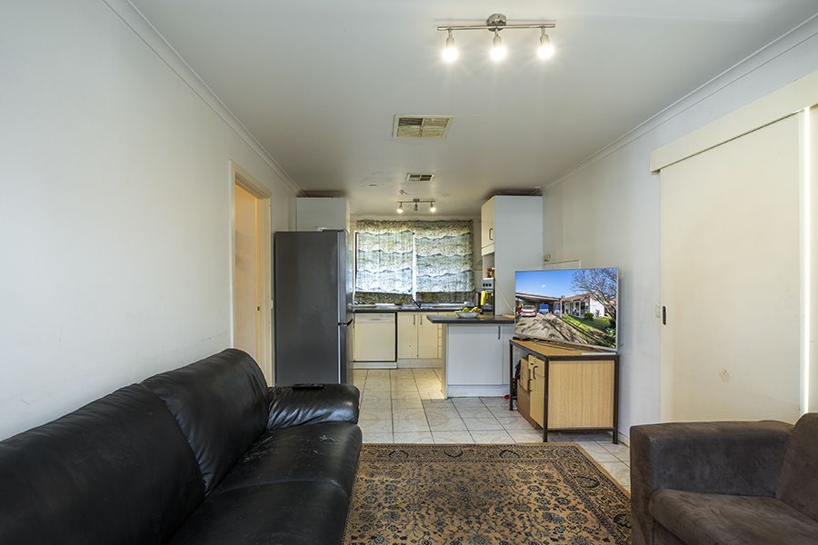 24 Bayview Crescent, Hoppers Crossing VIC 3029, Image 2
