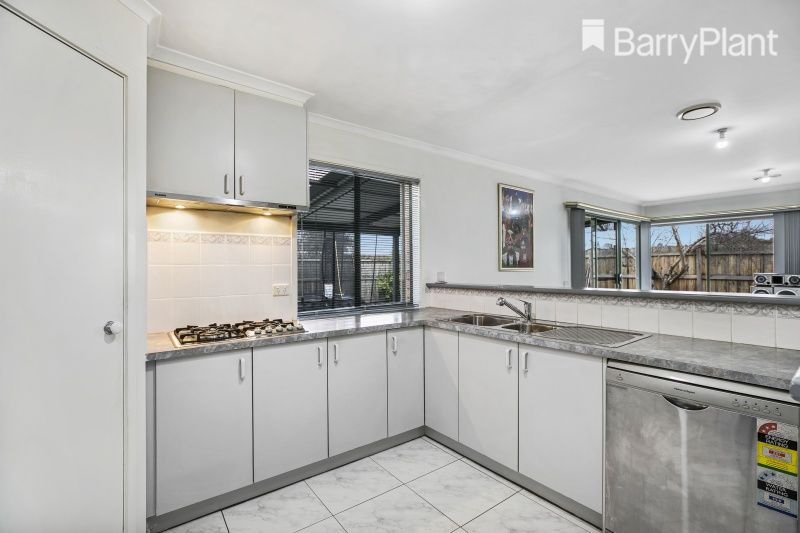 10 Pike Close, Narre Warren South VIC 3805, Image 1