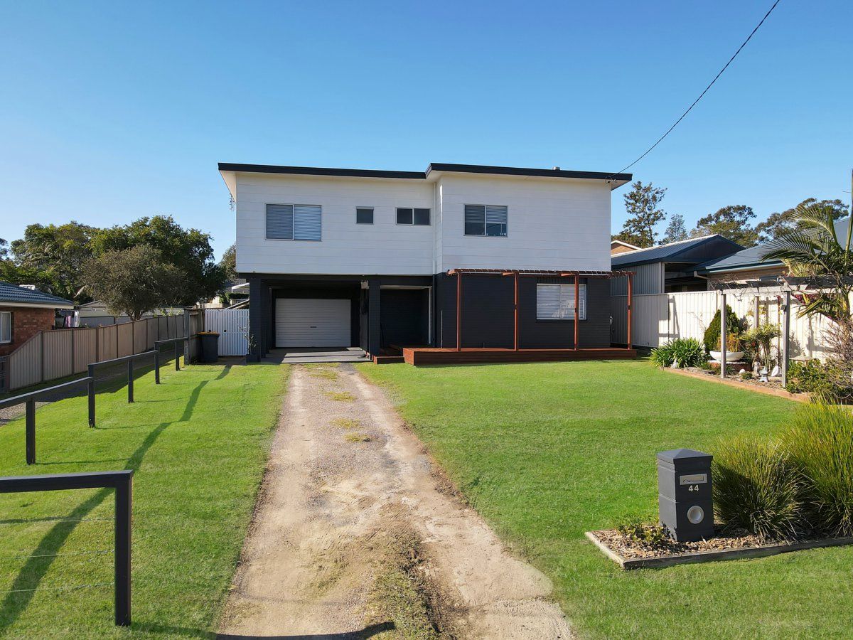 4 bedrooms House in 44 Beach Street VINCENTIA NSW, 2540