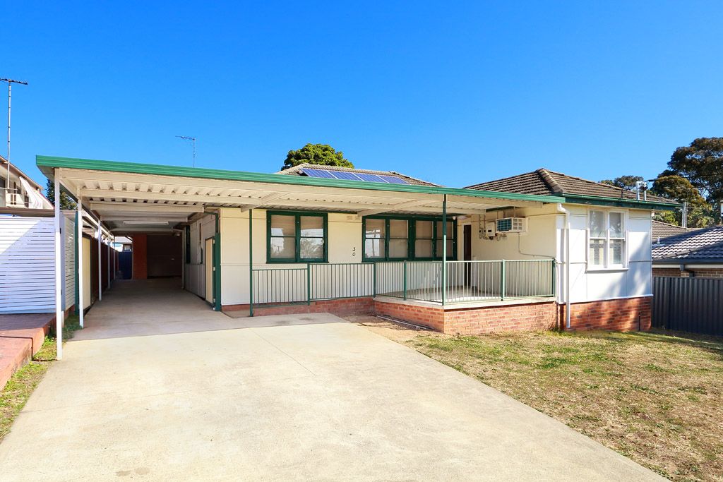 4 bedrooms House in 30 Mitchell Street LALOR PARK NSW, 2147