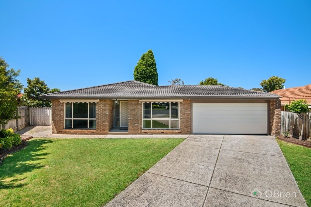 4 bedrooms House in 27 Newcombe Court WANTIRNA SOUTH VIC, 3152