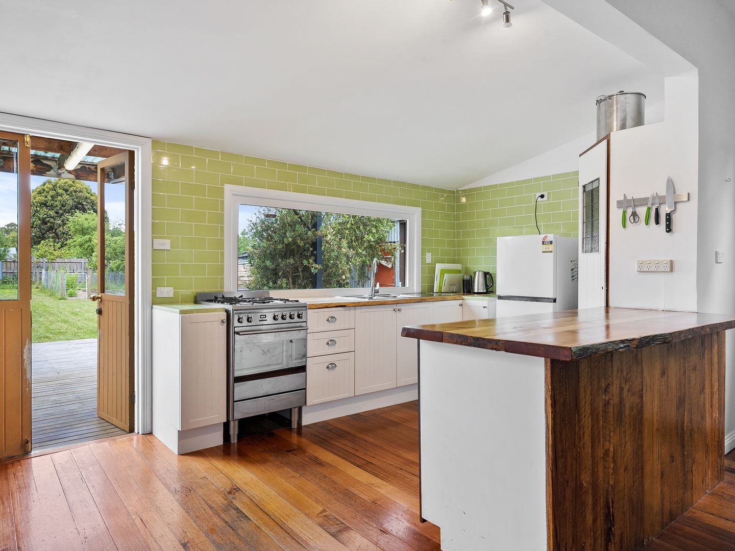 32 Agnes Street, Ranelagh TAS 7109, Image 2