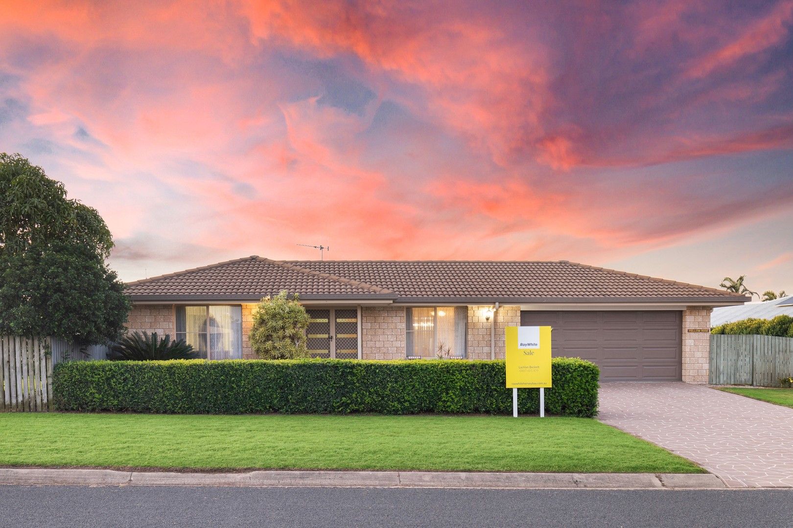 4 bedrooms House in 12 Lakes Boulevard BURRUM HEADS QLD, 4659