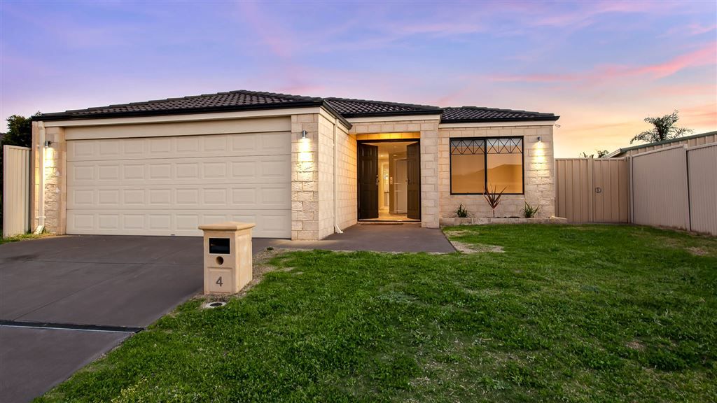 4 Napoleon Way, Bertram WA 6167, Image 0