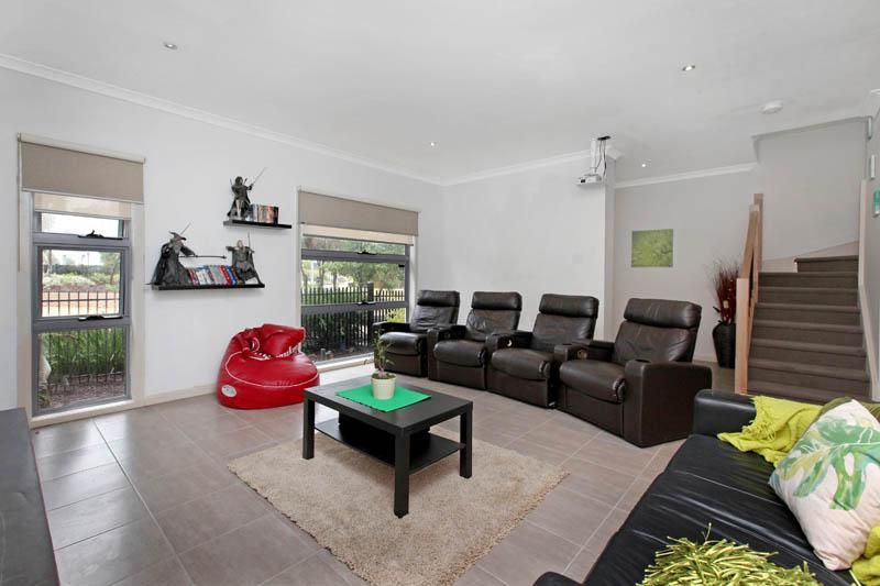 5 Coppin Lane, Caroline Springs VIC 3023, Image 2