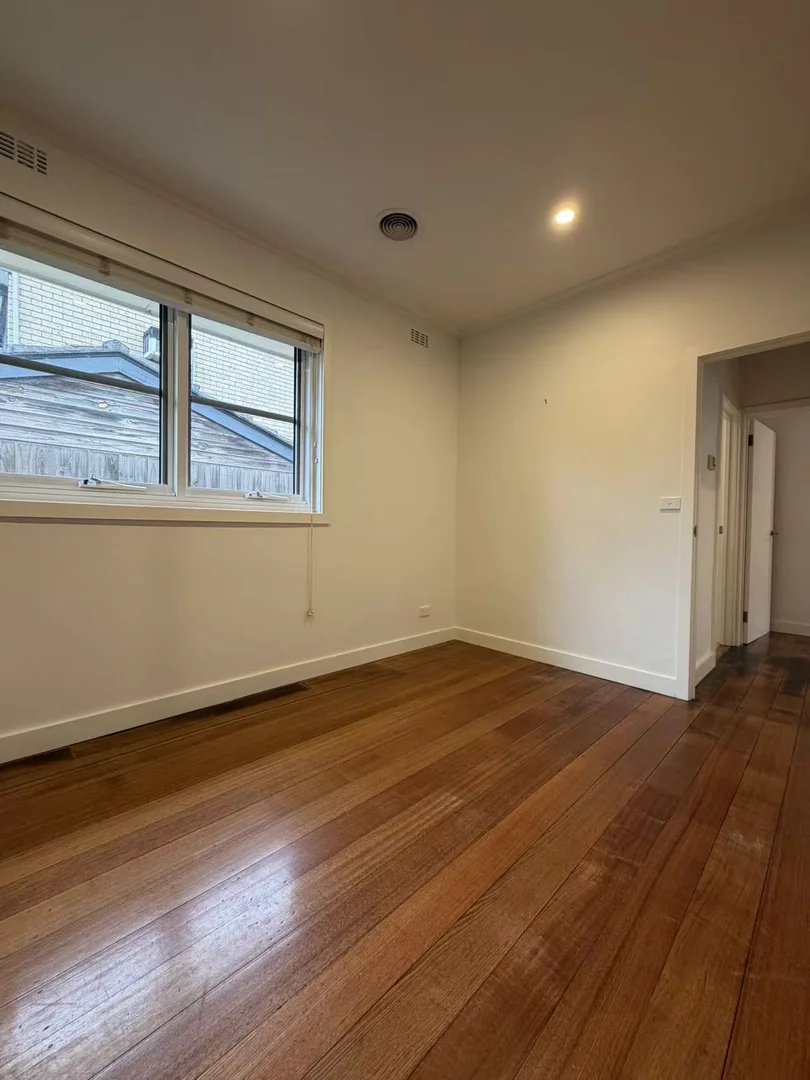 Additional image 4 of 32 Carnarvon Road, Caulfield North VIC 3161