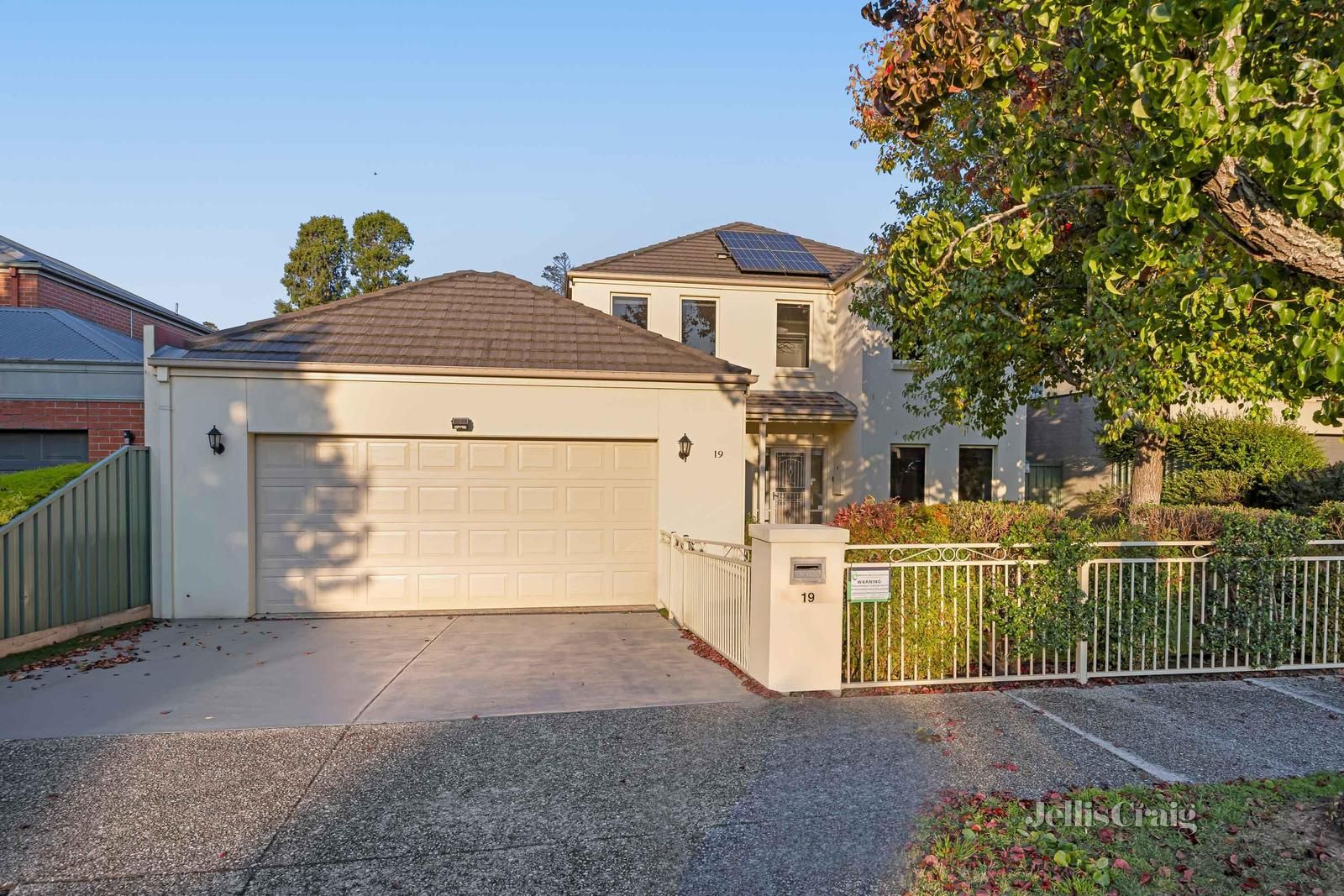 19 St Michaels Place, Lake Gardens VIC 3355, Image 0