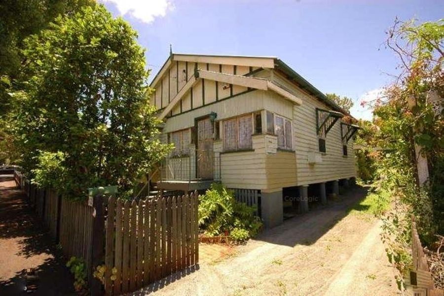2 bedrooms House in 133 Campbell Street TOOWOOMBA CITY QLD, 4350