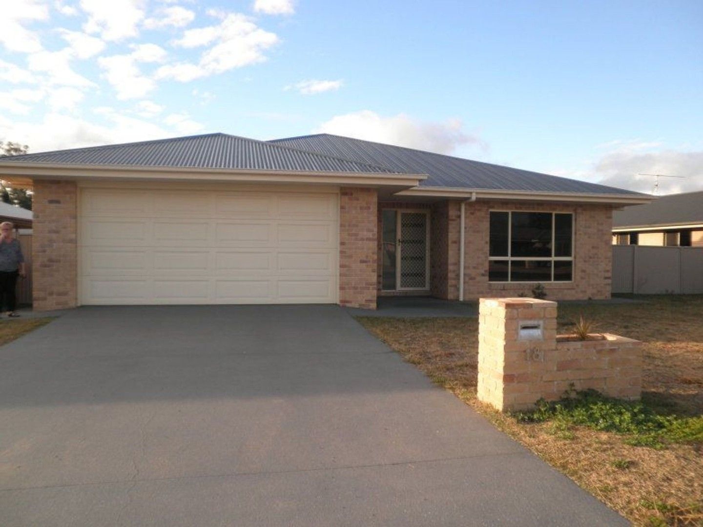 4 bedrooms House in 18 Sommerfeld Crescent CHINCHILLA QLD, 4413