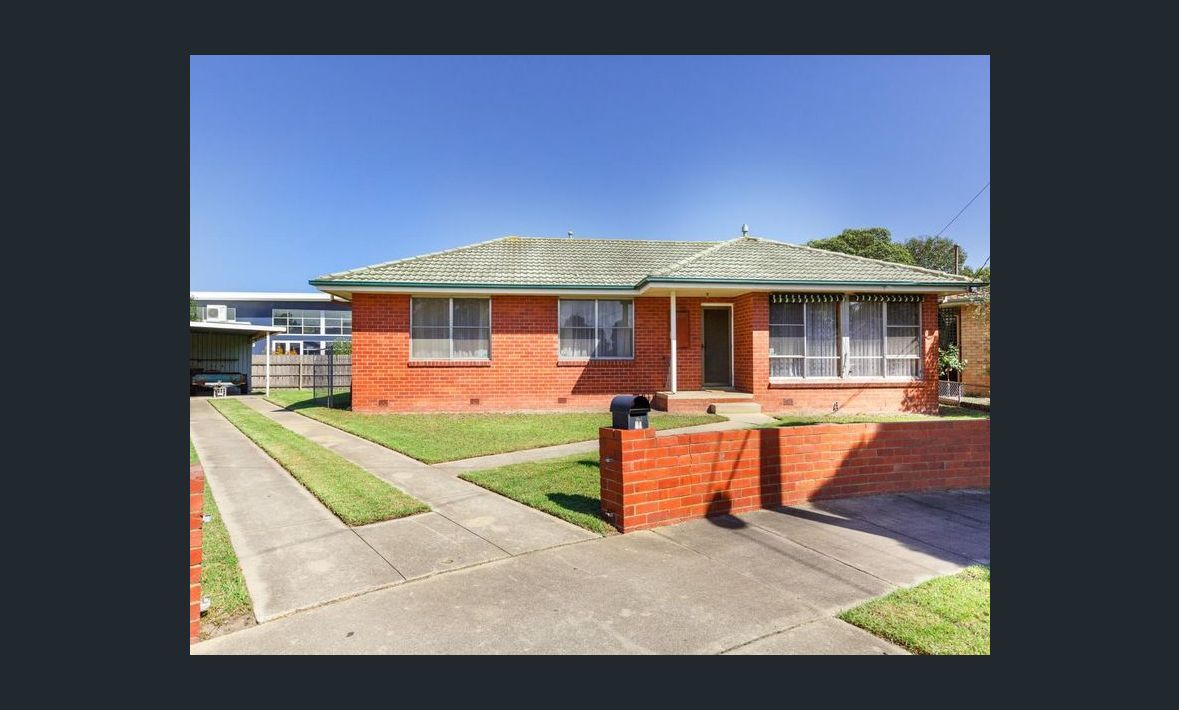 3 bedrooms House in 19 Christie Court SALE VIC, 3850