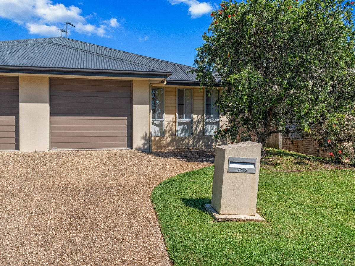 3 bedrooms Apartment / Unit / Flat in 1/225 Greenwattle Street CRANLEY QLD, 4350