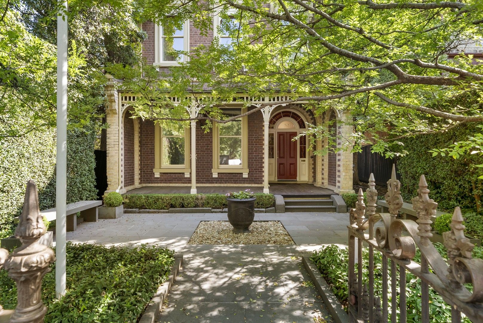 32 Jolimont Terrace, East Melbourne VIC 3002 House For Rent 1,600