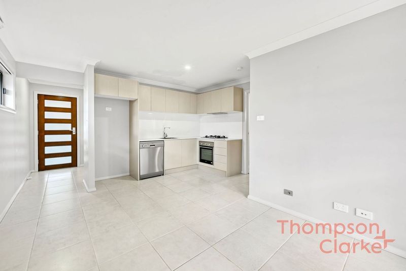 2/2 Price Street, Greta NSW 2334, Image 2