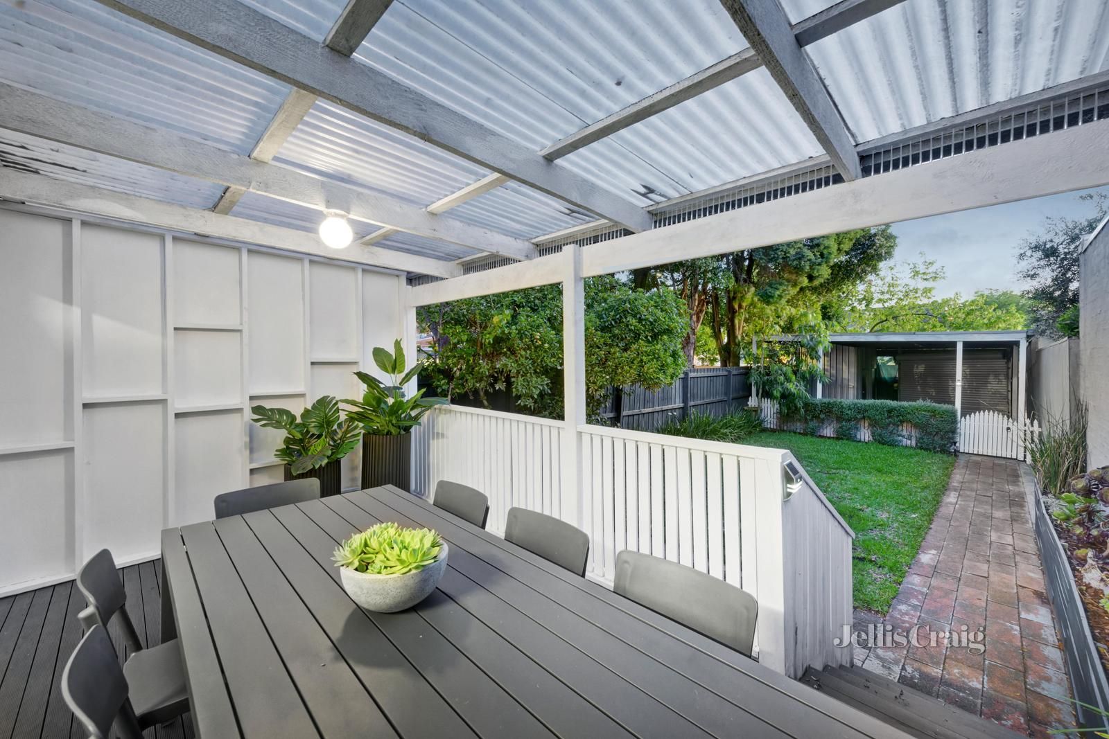 5 Llaneast Street, Armadale VIC 3143, Image 2