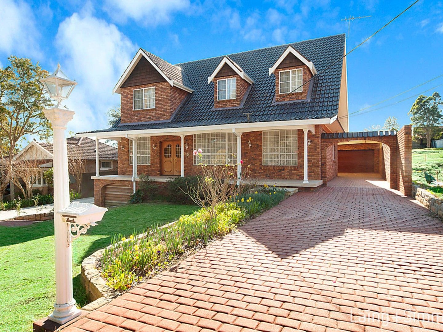 6 bedrooms House in 12 Fulbourne Avenue PENNANT HILLS NSW, 2120