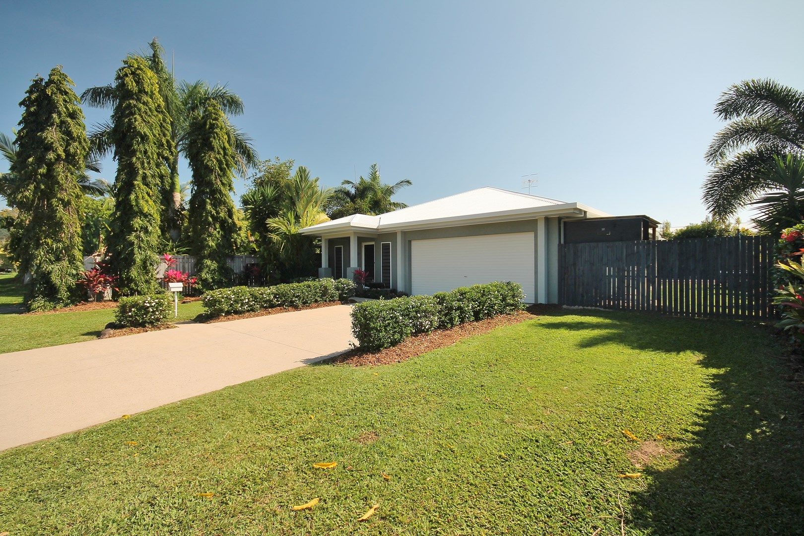 4 Yiki Close, Port Douglas QLD 4877, Image 0