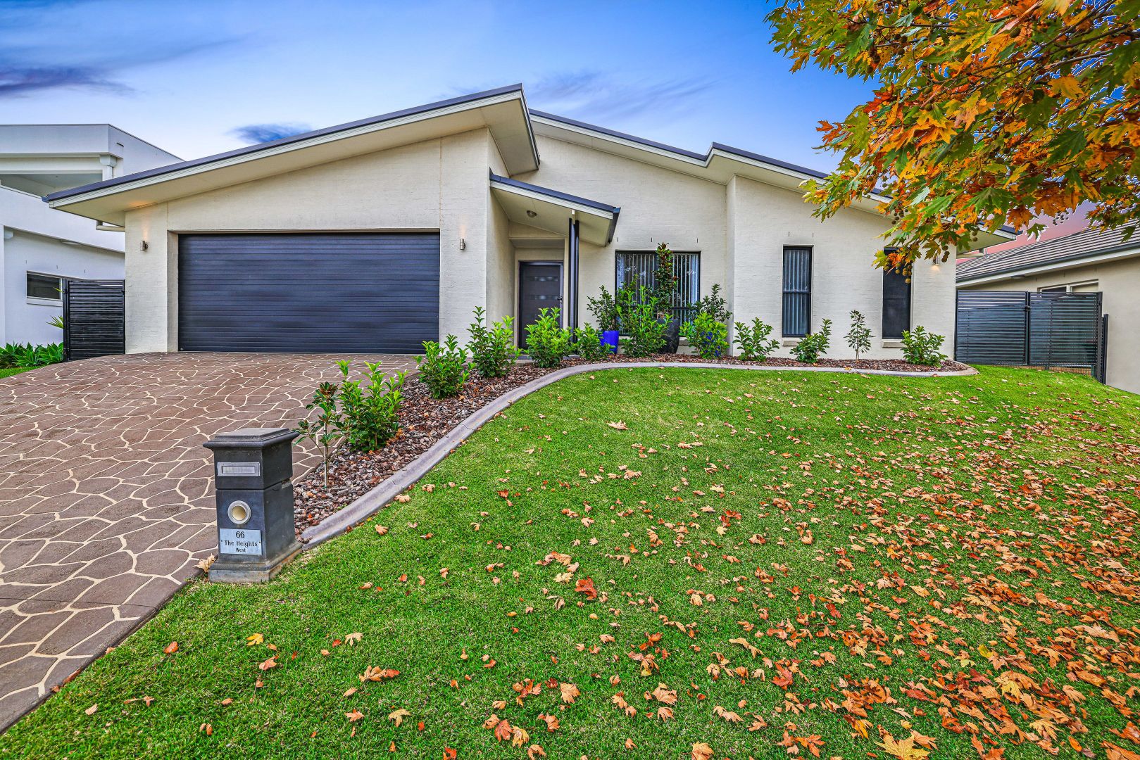 66 The Heights , Hillvue NSW 2340