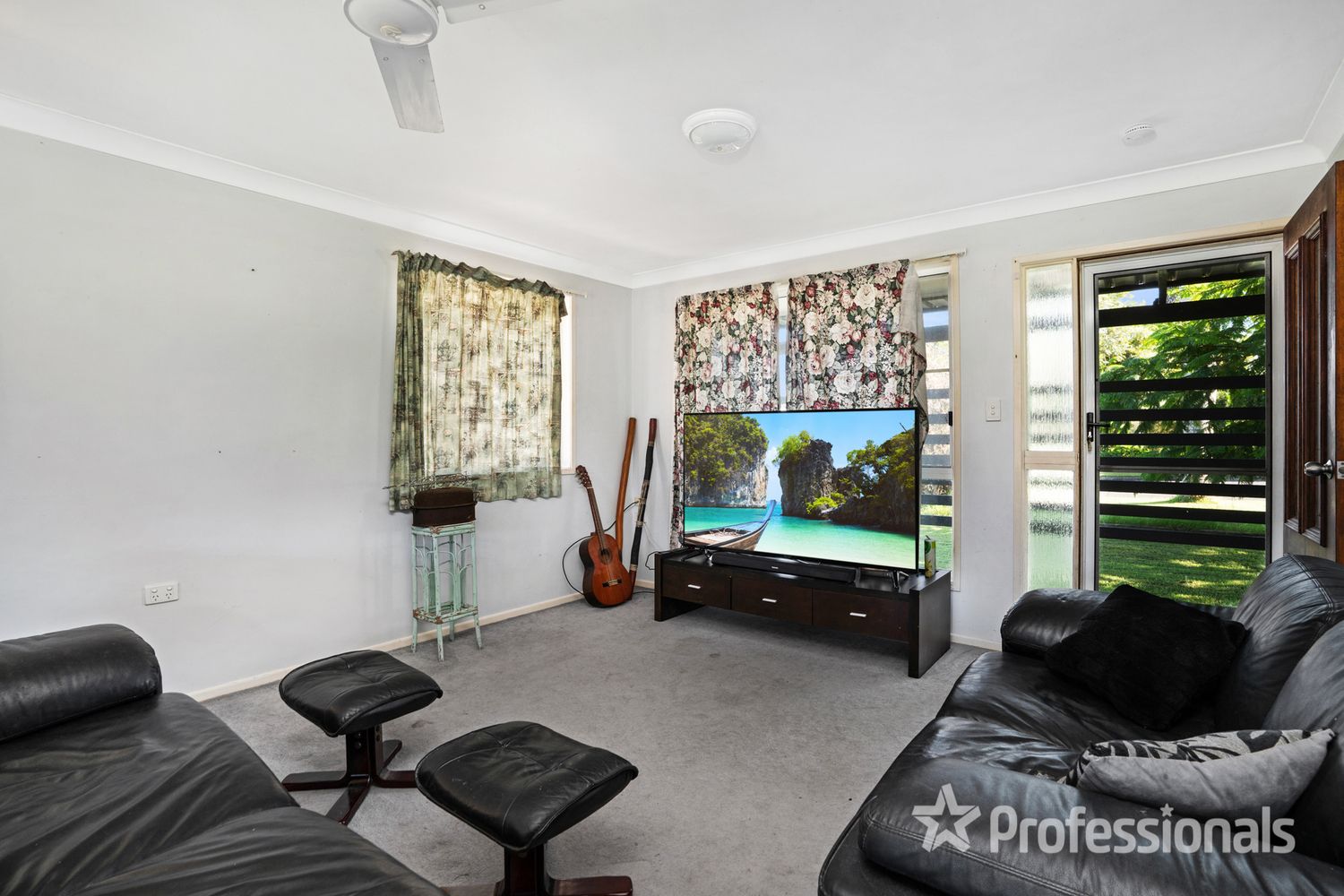 12 Sterling Castle Road, Tin Can Bay QLD 4580, Image 2