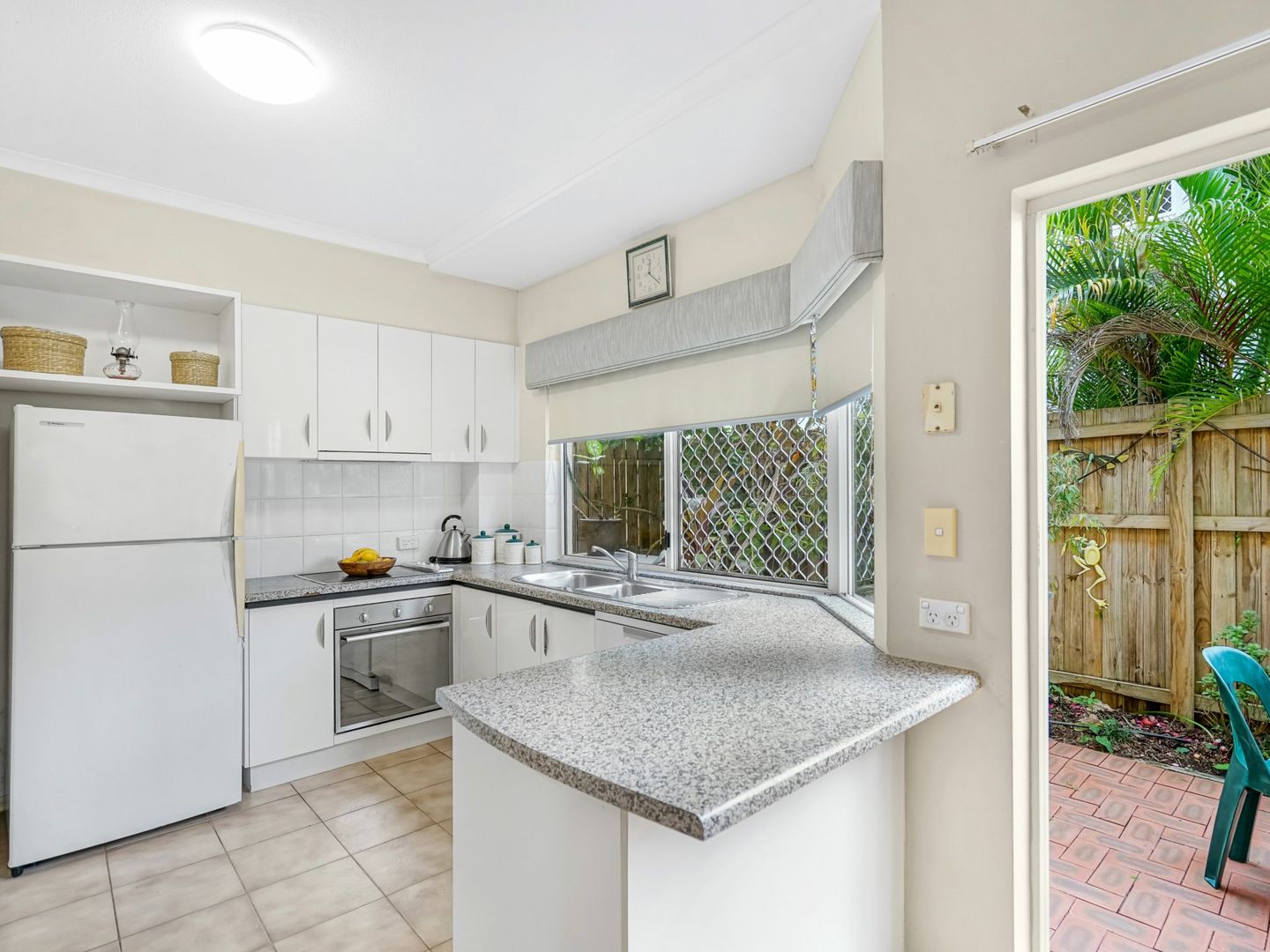 1/64 Charles Street, Manunda QLD 4870, Image 2