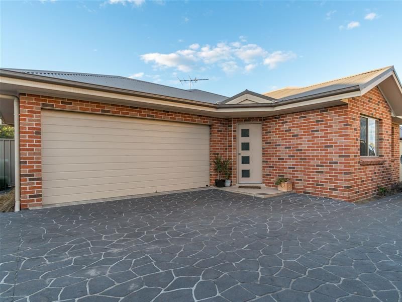 2/133 Casey Drive, Singleton NSW 2330, Image 1