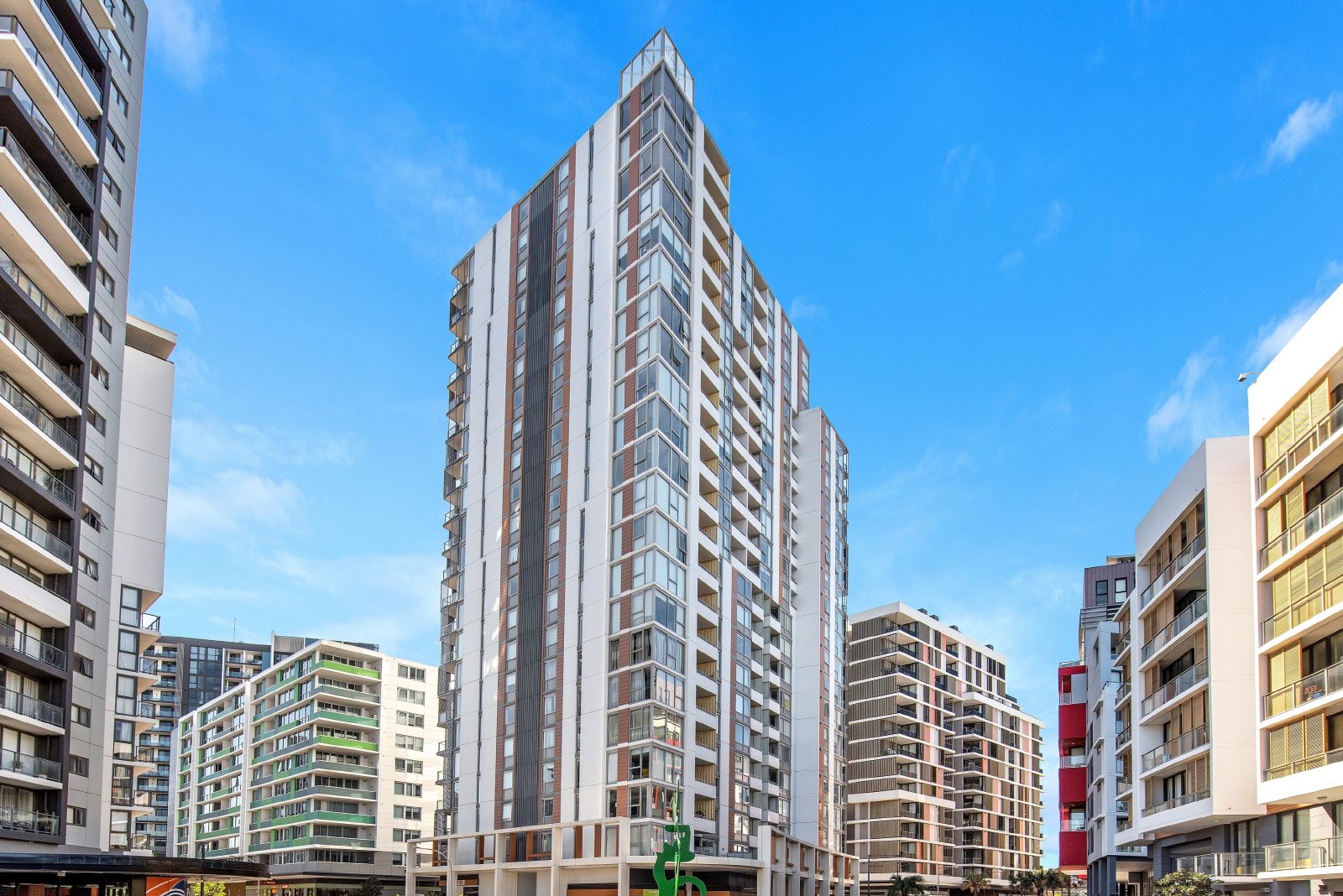 1 bedrooms Apartment / Unit / Flat in 711/1 Brodie Spark Drive WOLLI CREEK NSW, 2205