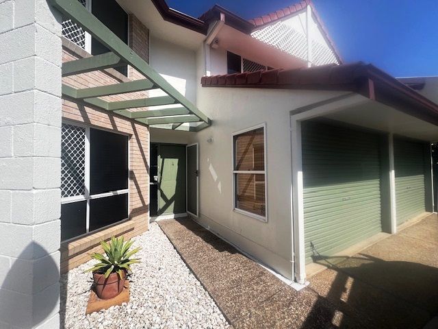 3 bedrooms Townhouse in 4/3 Lani Street WISHART QLD, 4122