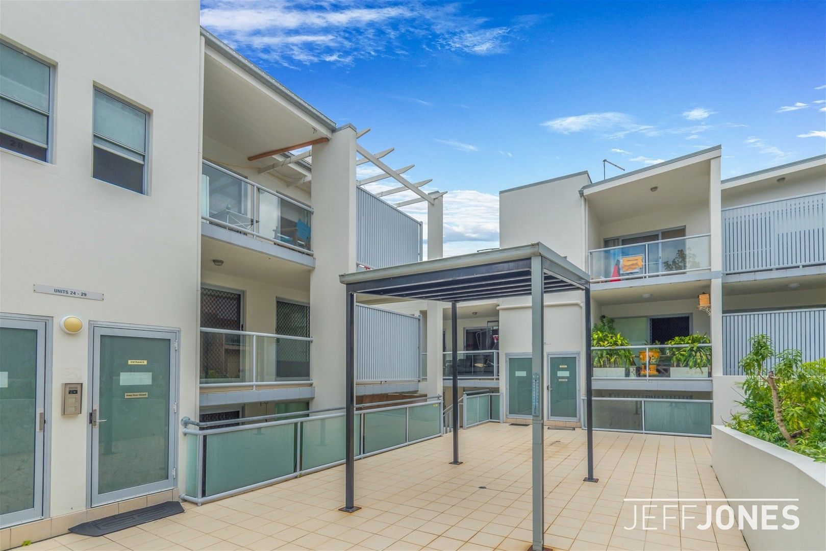 2 bedrooms Apartment / Unit / Flat in 108 Nicholson Street GREENSLOPES QLD, 4120
