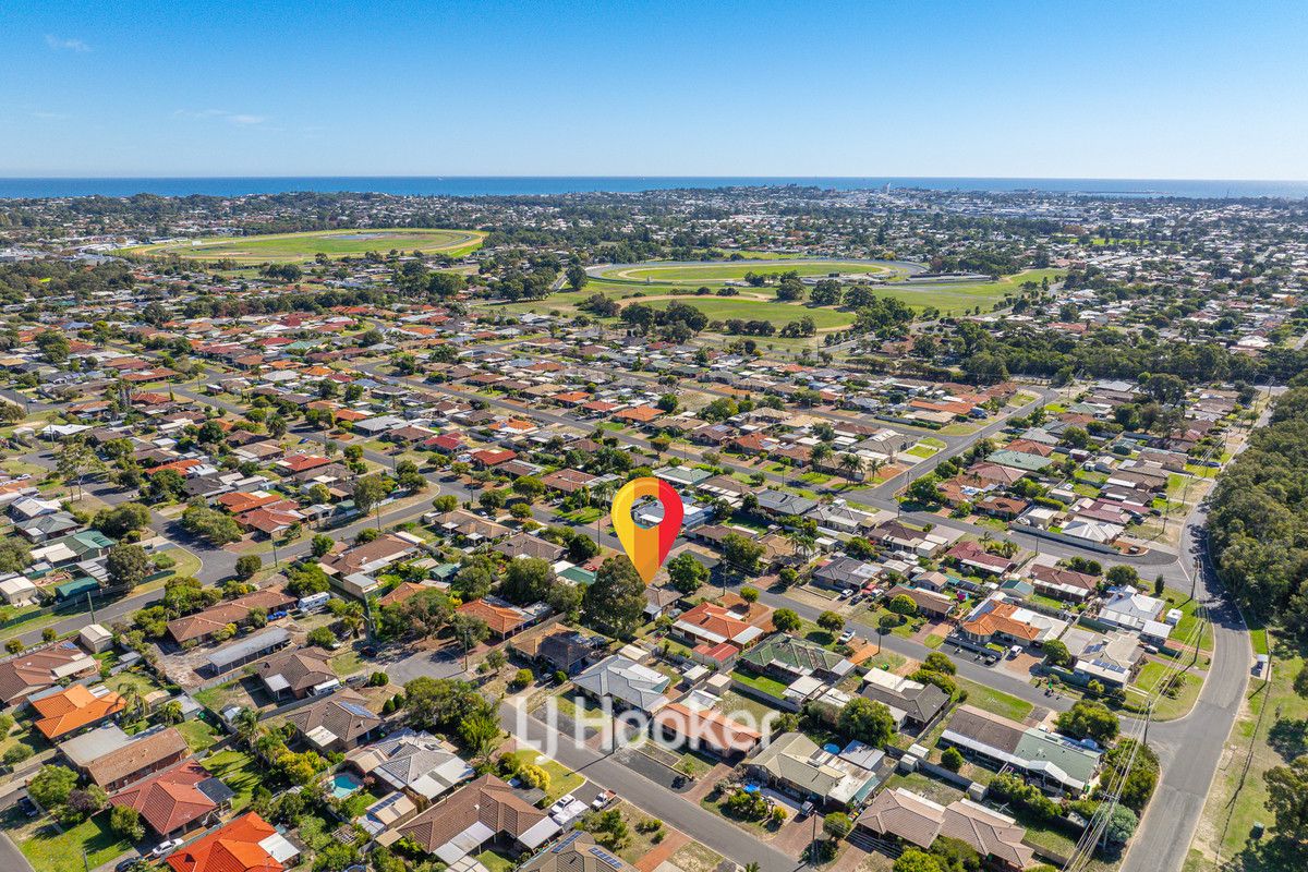 3 bedrooms House in 25 Twilight Terrace CAREY PARK WA, 6230