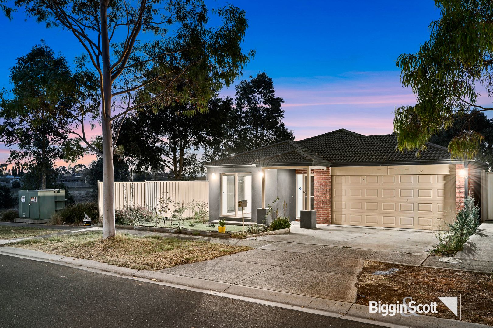 12 Rockpool Road, Truganina VIC 3029, Image 2