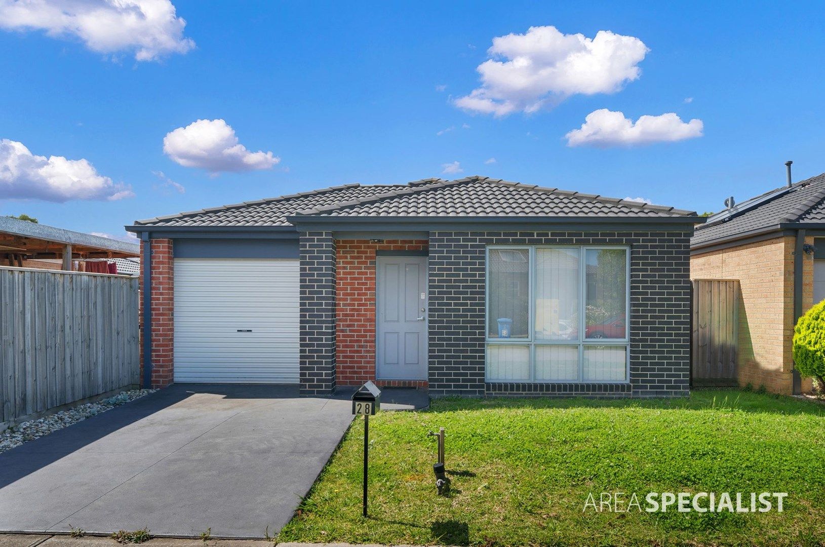 3 bedrooms House in 28 Valencia Circuit CRANBOURNE VIC, 3977