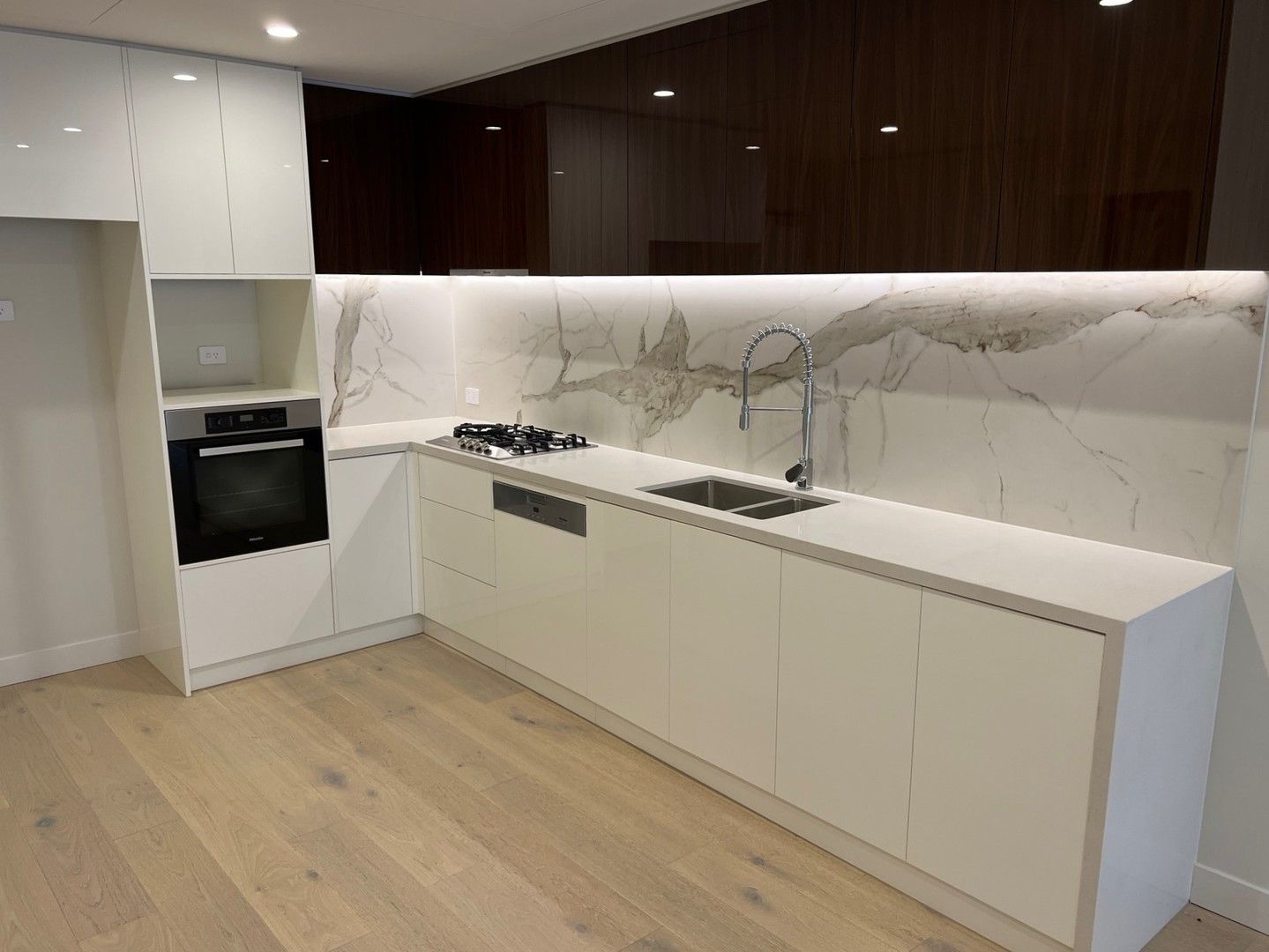 3 bedrooms Apartment / Unit / Flat in  DONCASTER EAST VIC, 3109