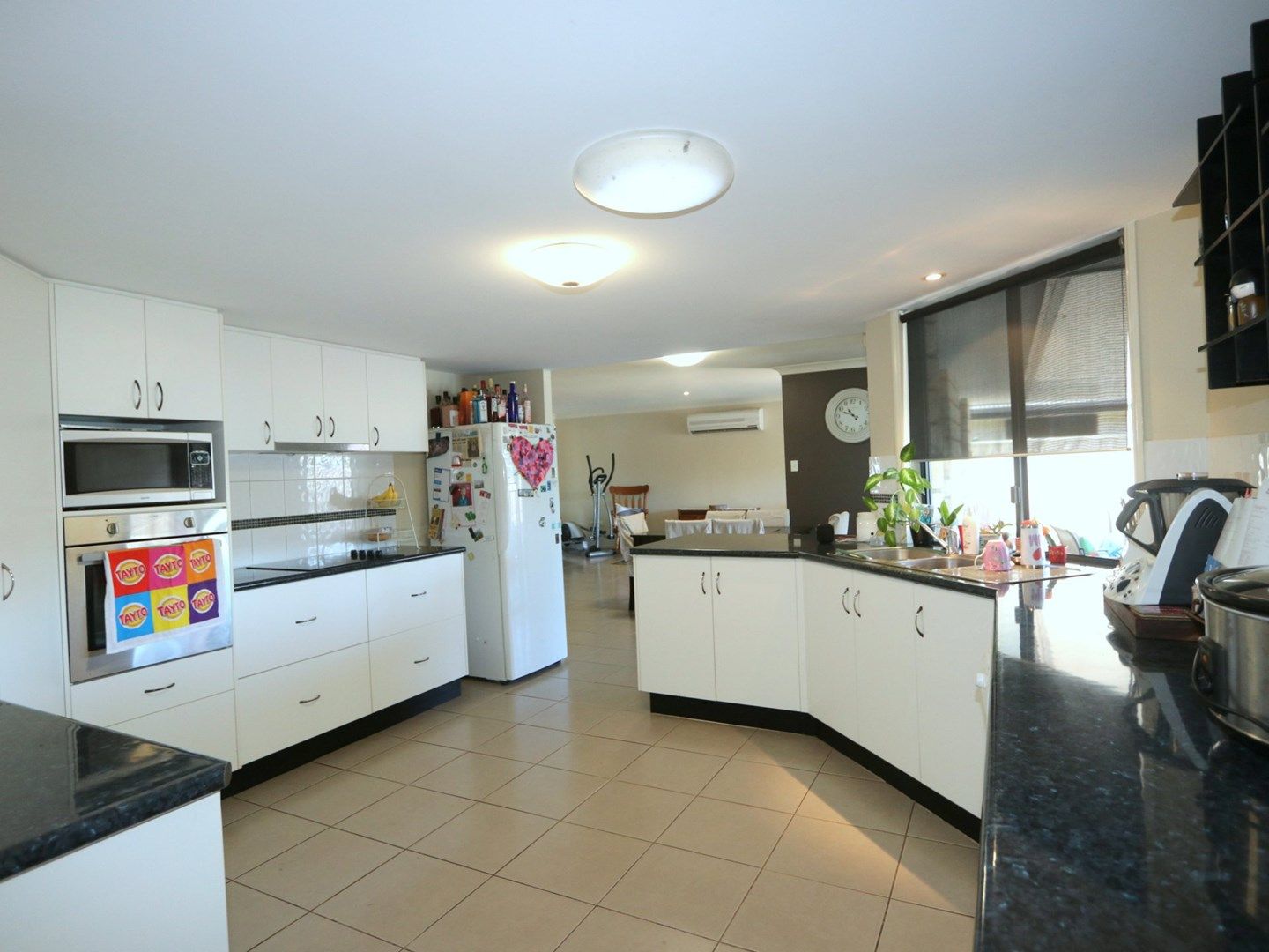 22 Crinum Crescent, Emerald QLD 4720, Image 2