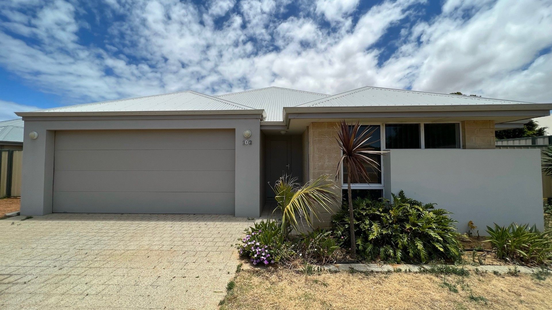 4 bedrooms House in 102 Moloney Street UTAKARRA WA, 6530