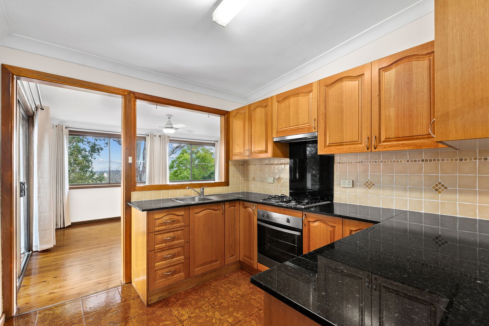 355 Seven Hills Road, Seven Hills NSW 2147, Image 2