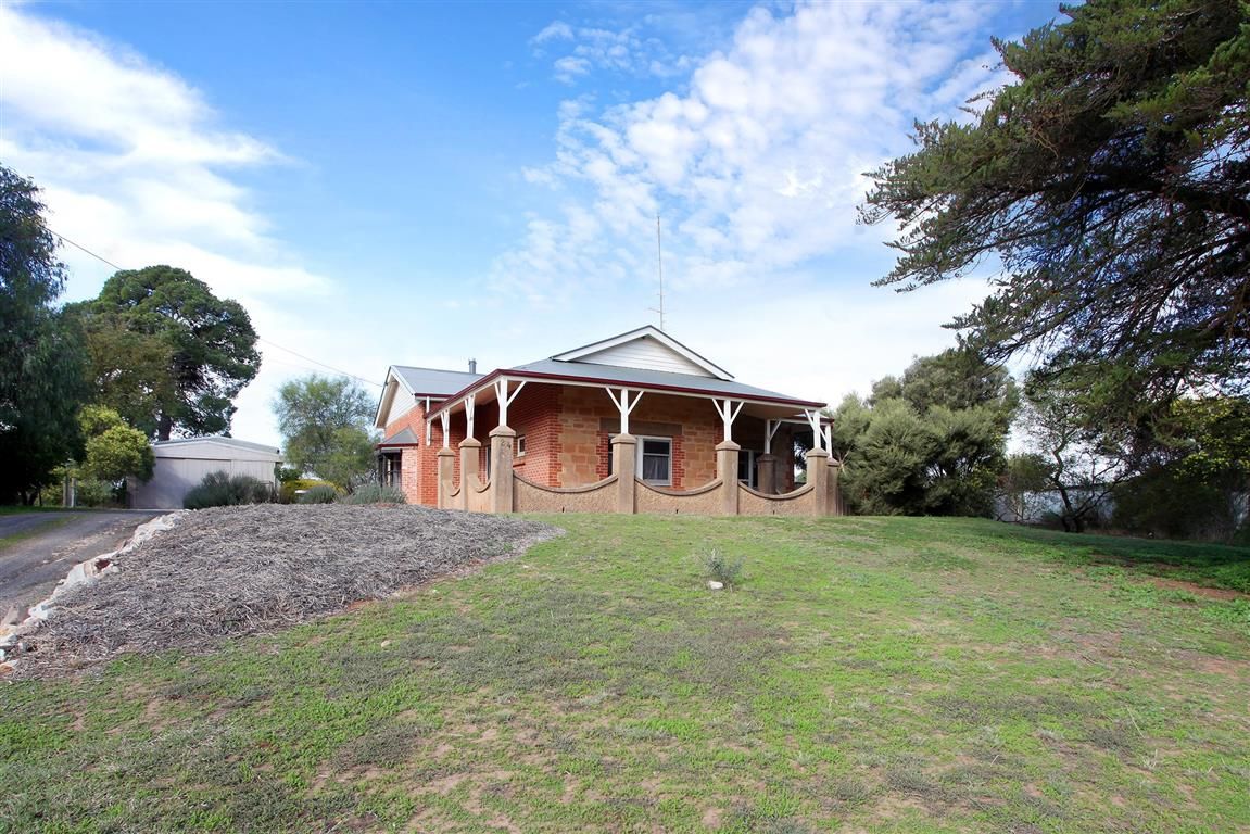 24 Burra Road, Saddleworth SA 5413, Image 1