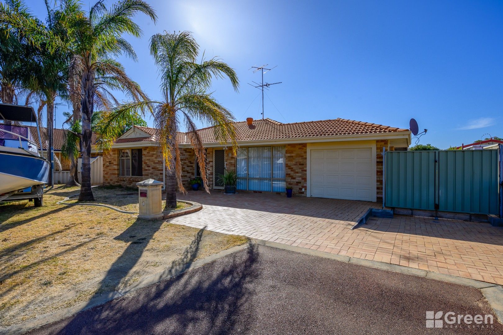 3 bedrooms House in 9 Berkeley Close GREENFIELDS WA, 6210
